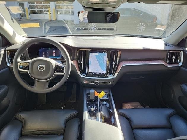 2023 Volvo S60 Ultimate photo 4