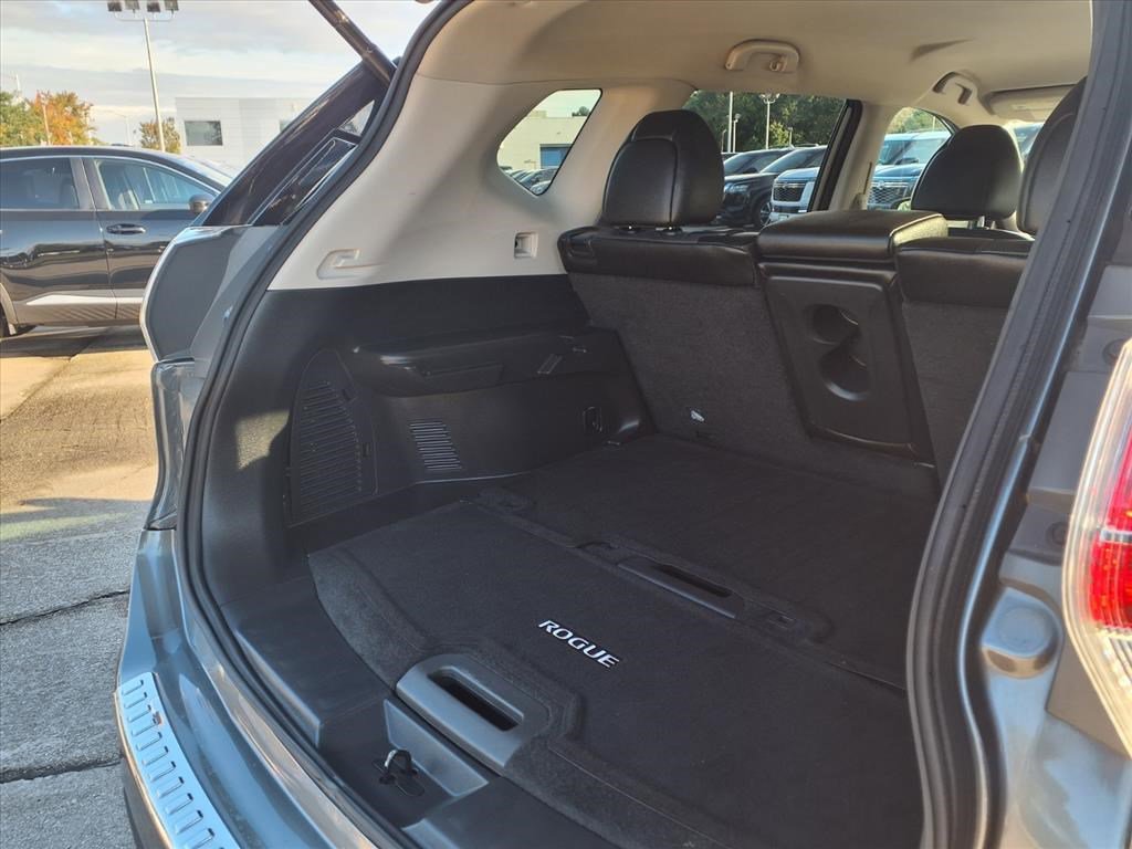2015 Nissan Rogue SL photo 4