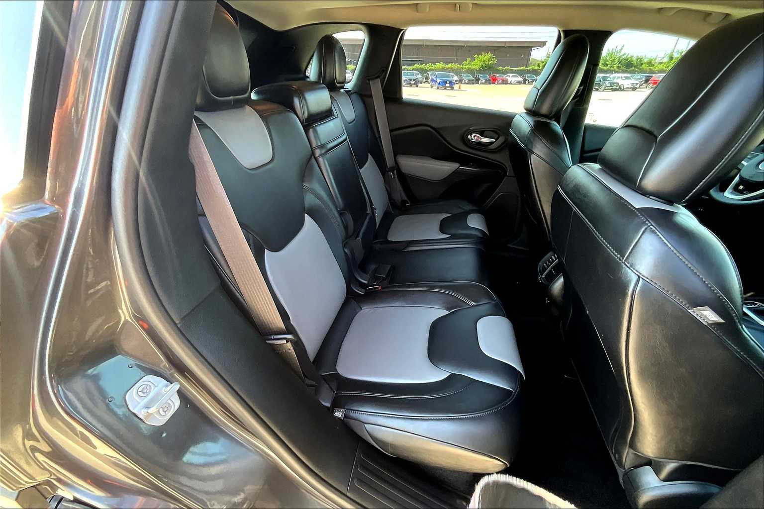 2014 Jeep Cherokee Limited photo 18