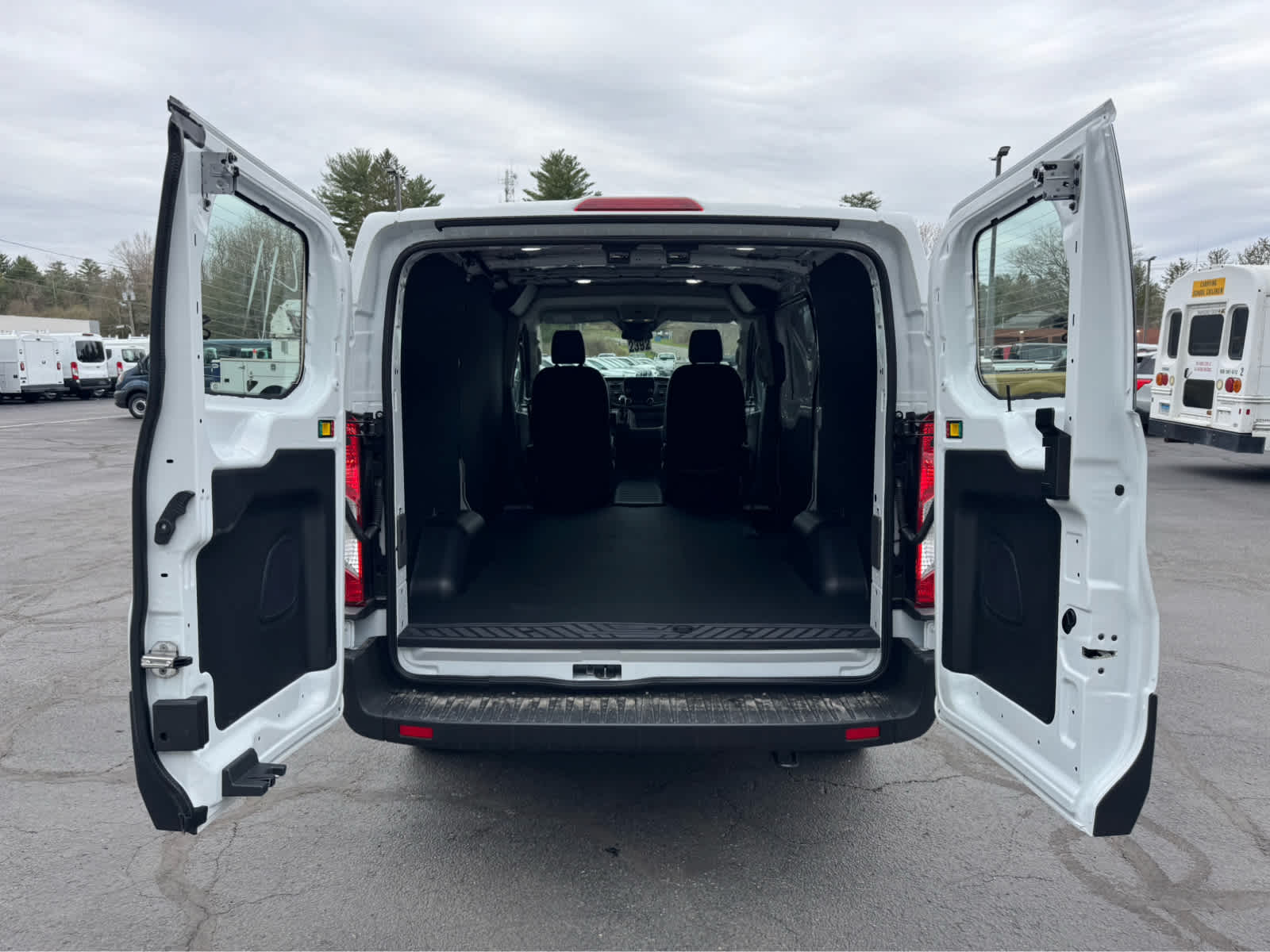 2025 Ford Transit Van Base - Photo 8