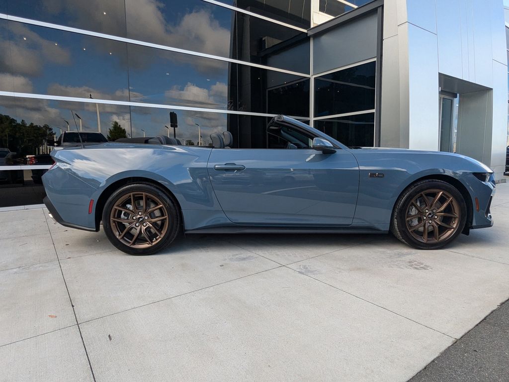 2025 Ford Mustang GT Premium Convertible photo 3