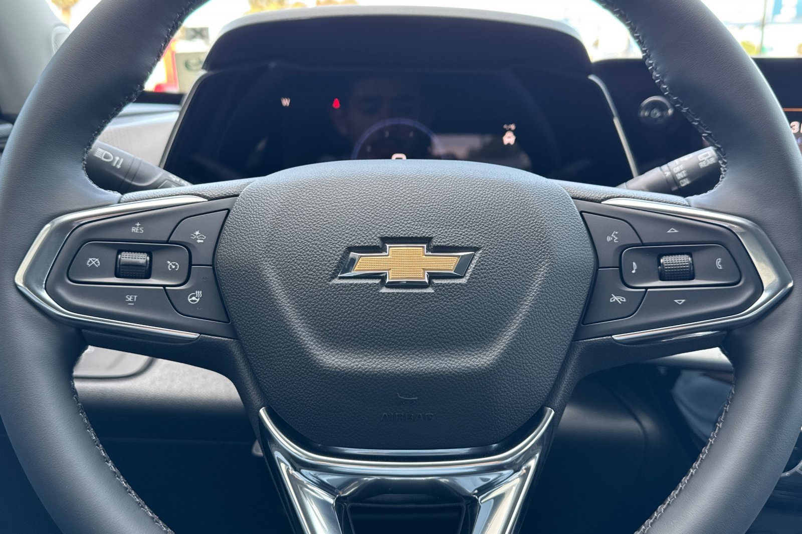 2025 Chevrolet Trax LT photo 21