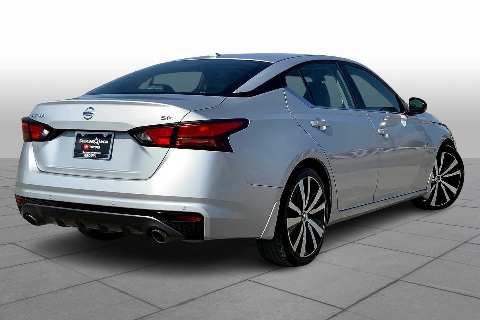 2020 Nissan Altima 2.5 SR photo 11