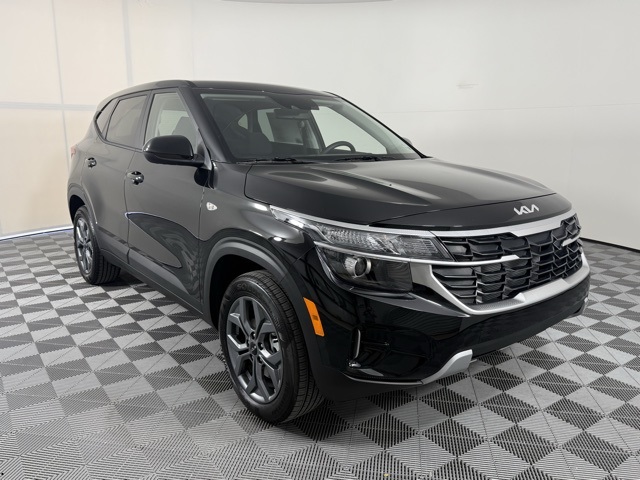 2025 Kia Seltos LX's photo