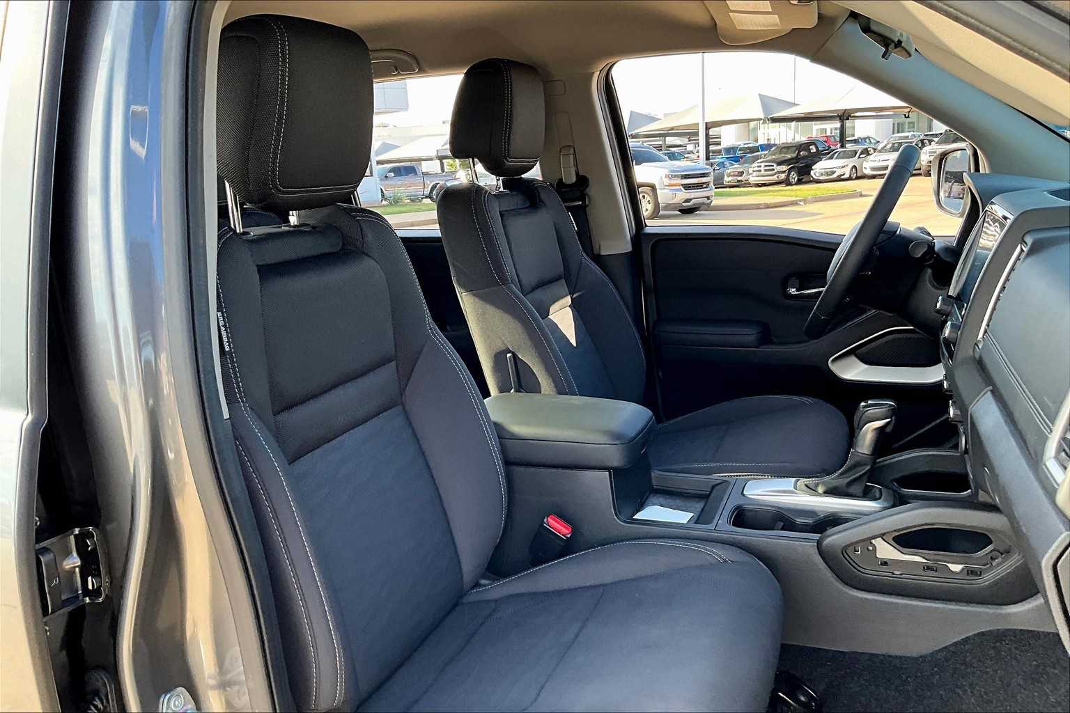 2024 Nissan Frontier SV photo 4