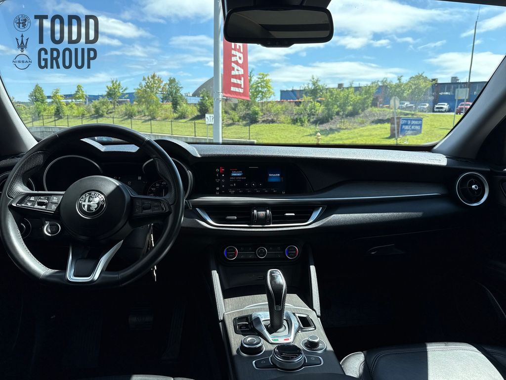 2021 Alfa Romeo Stelvio Ti photo 9