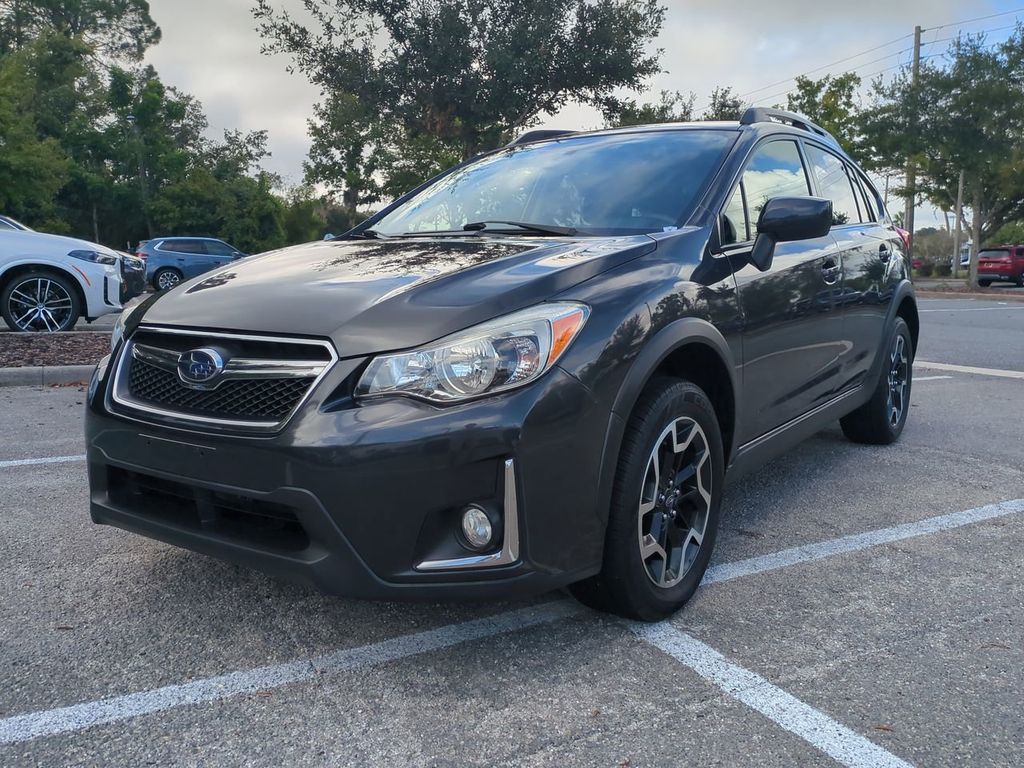 2017 Subaru Crosstrek 2.0i Premium photo 2
