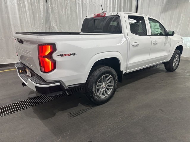 2025 Chevrolet Colorado Work Truck LT photo 3