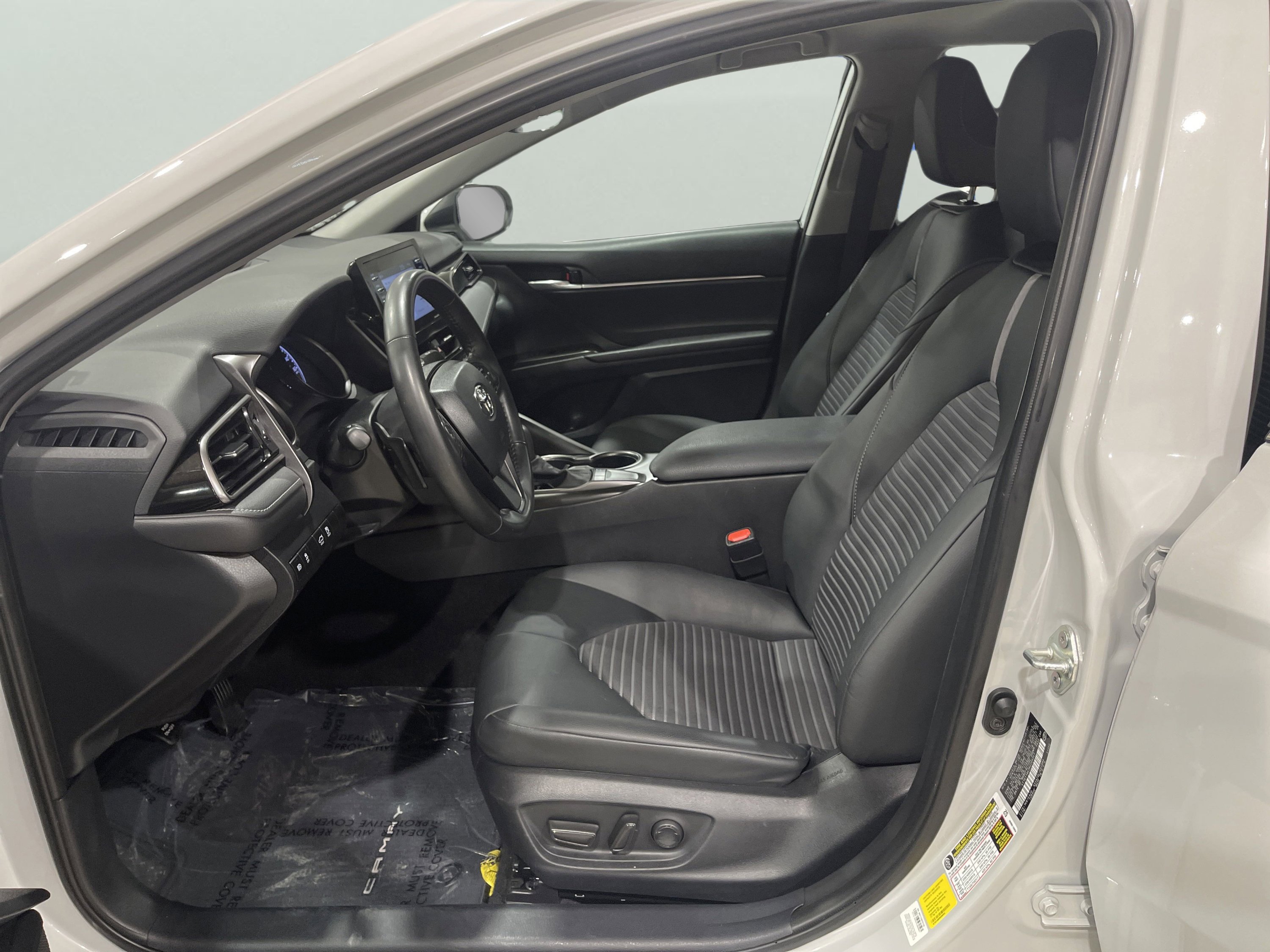 2024 Toyota Camry SE photo 11