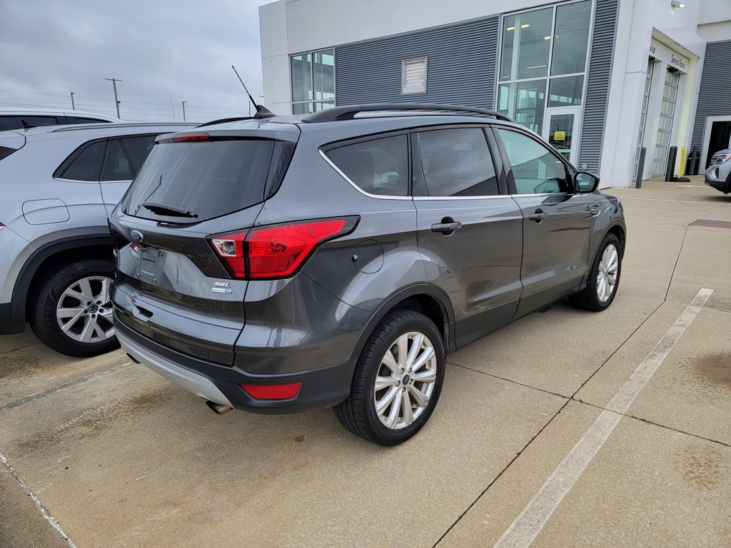 2019 Ford Escape SEL photo 3