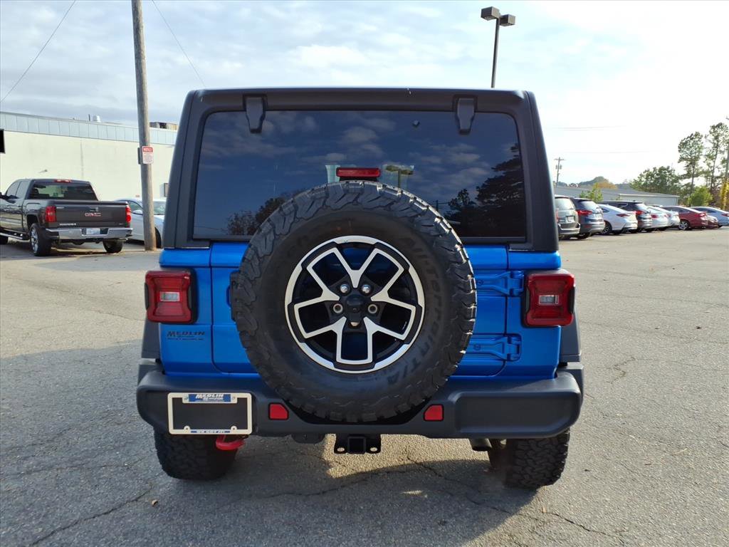 2025 Jeep Wrangler Rubicon photo 4