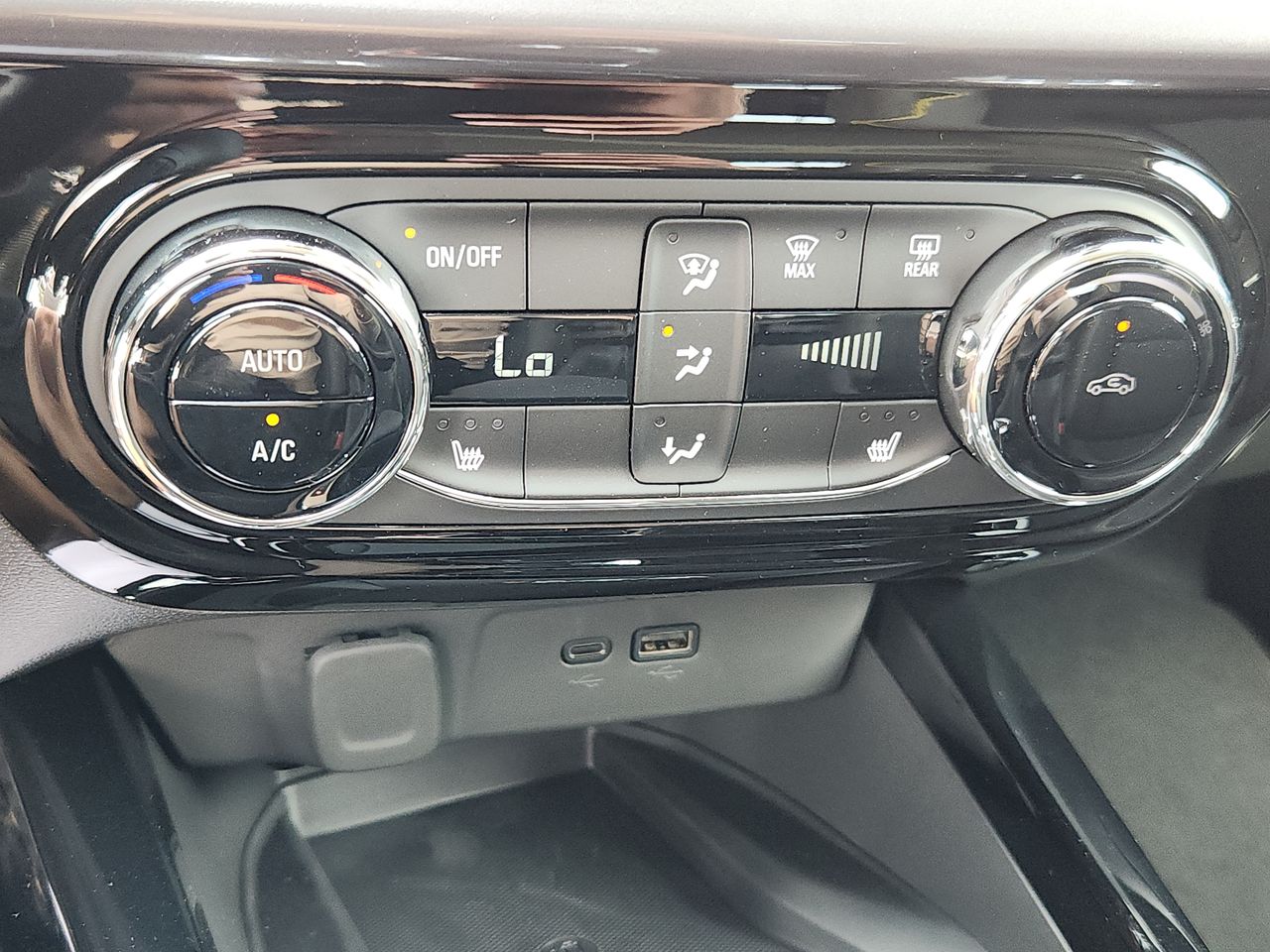 2025 Chevrolet Trax ACTIV photo 16