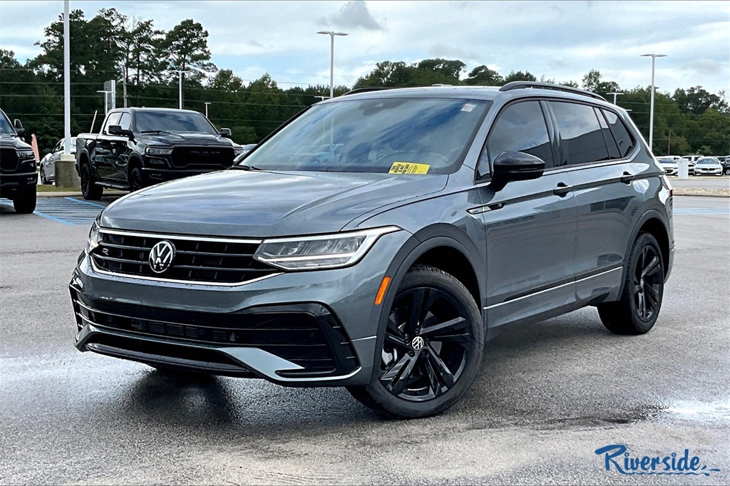 2024 Volkswagen Tiguan SE R-Line Black photo 3