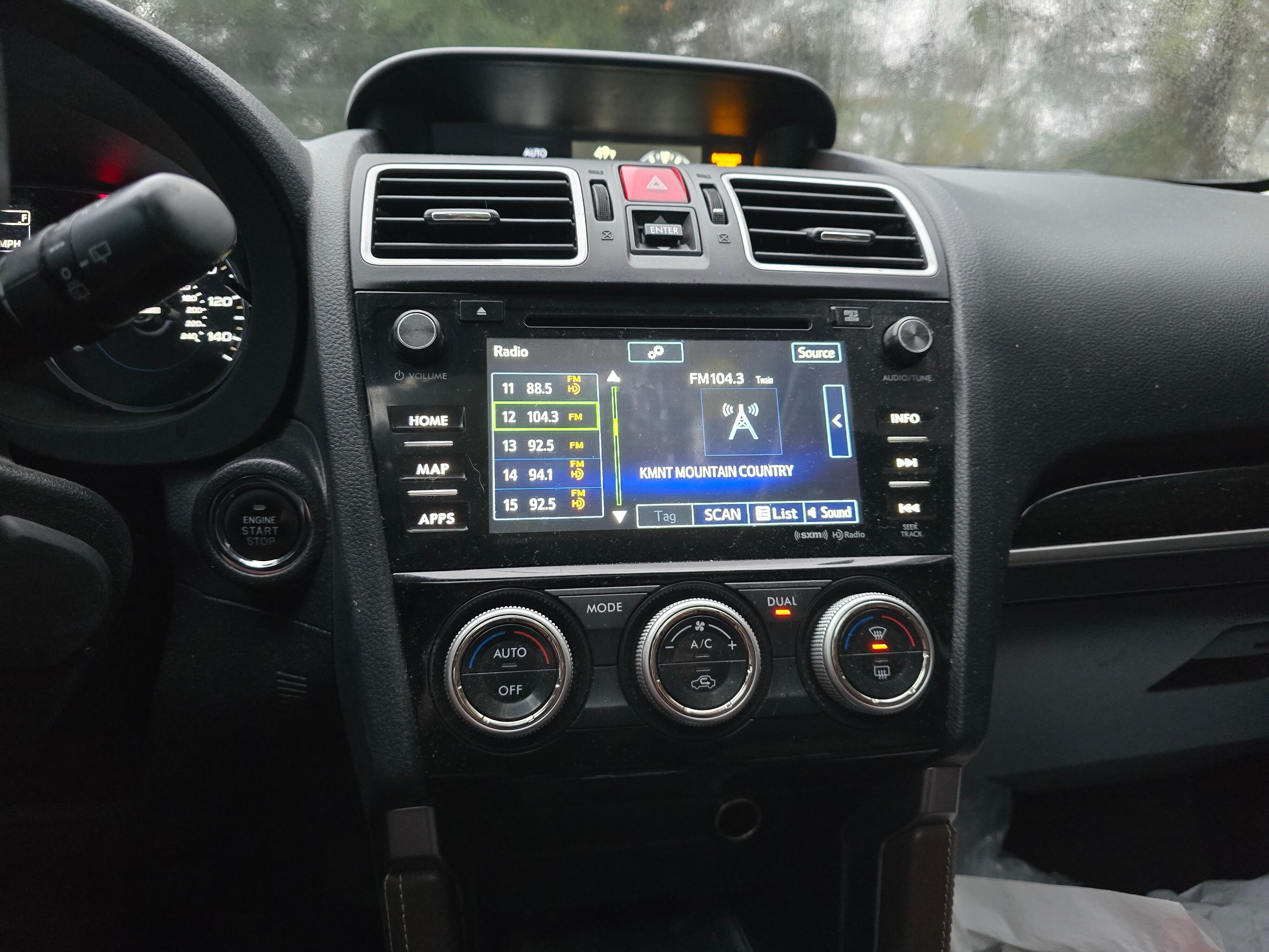 2017 Subaru Forester 2.5i Touring photo 2