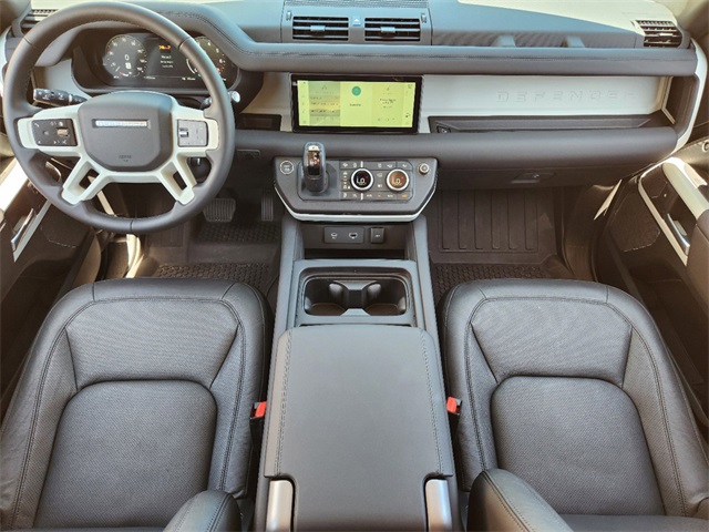 2024 Land Rover Defender 110 S photo 22