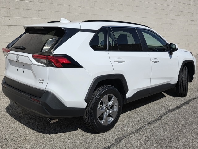 2024 Toyota RAV4 XLE photo 4