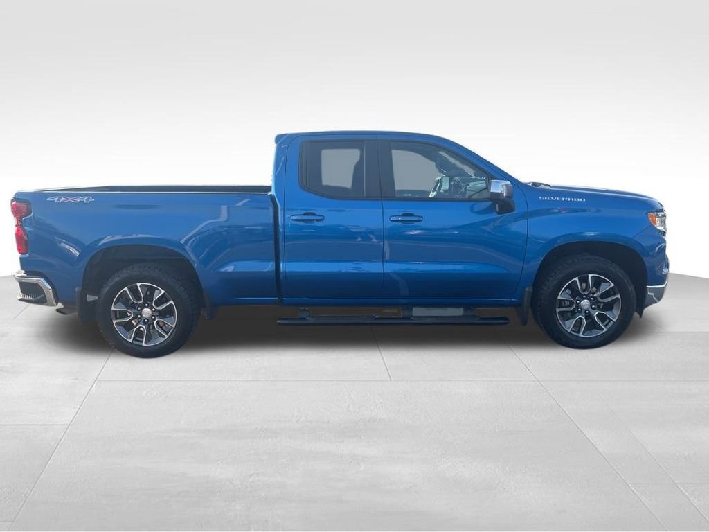 2023 Chevrolet Silverado 1500 LT photo 6