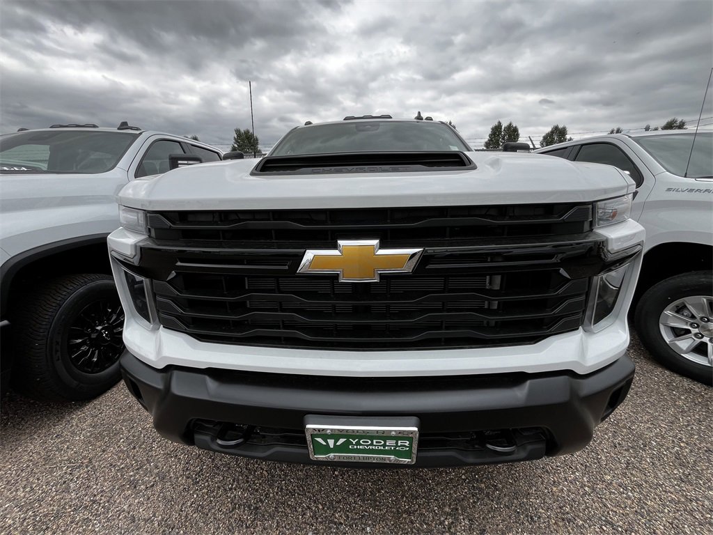2025 Chevrolet Silverado 2500HD photo 4