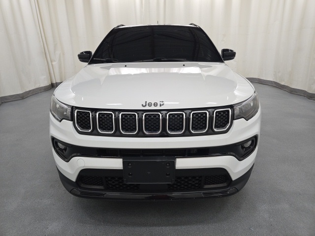 2023 Jeep Compass Limited photo 24