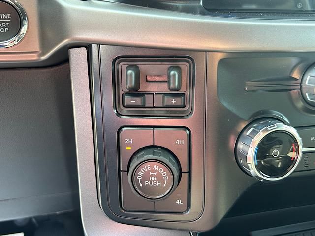 2025 Ford F-150 XLT photo 32