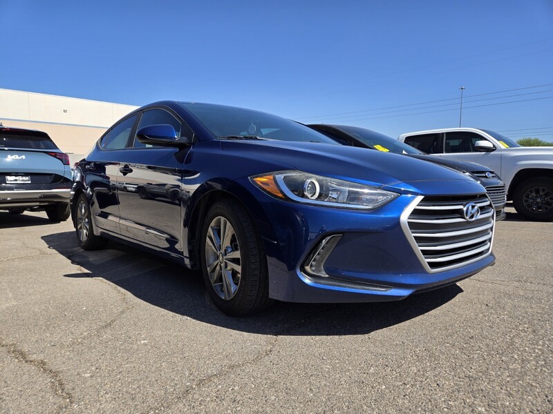 2017 Hyundai Elantra Value Edition photo 2