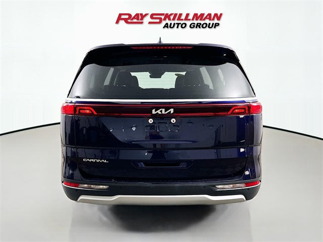 2024 Kia Carnival LX photo 5