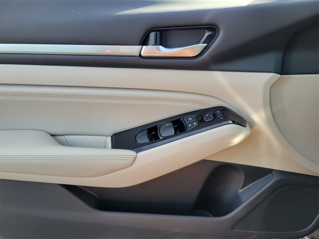 2023 Nissan Altima 2.5 SL photo 17