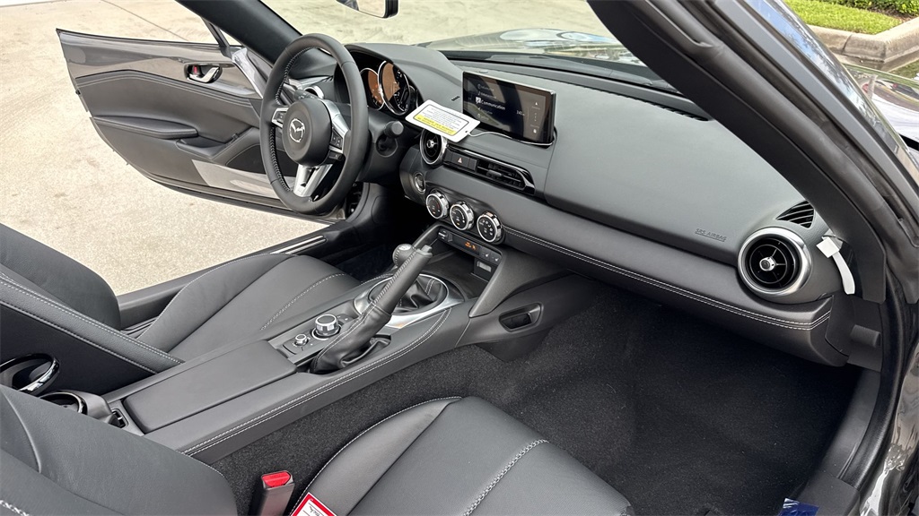 2025 Mazda MX-5 Miata Miata RF Grand Touring photo 34