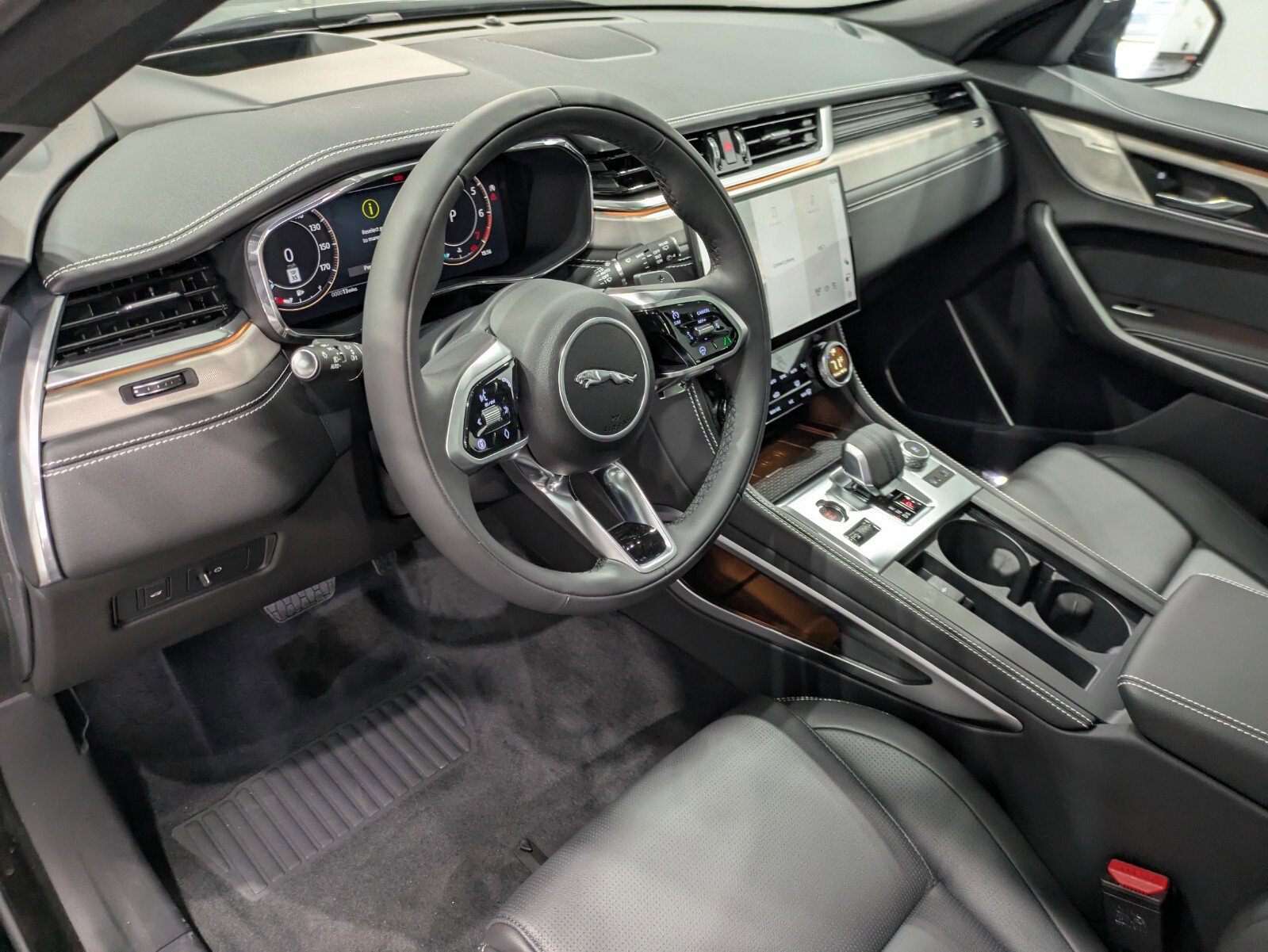 2026 Jaguar F-PACE P250 R-Dynamic S photo 7
