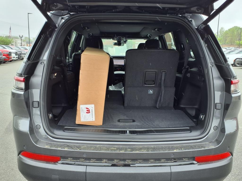 2025 Jeep Grand Cherokee Limited photo 20