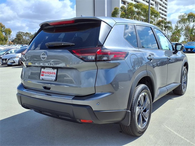 2026 Nissan Rogue SV photo 8