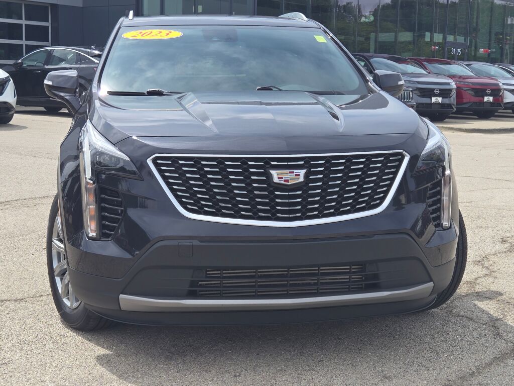 2023 Cadillac XT4 Premium Luxury photo 2