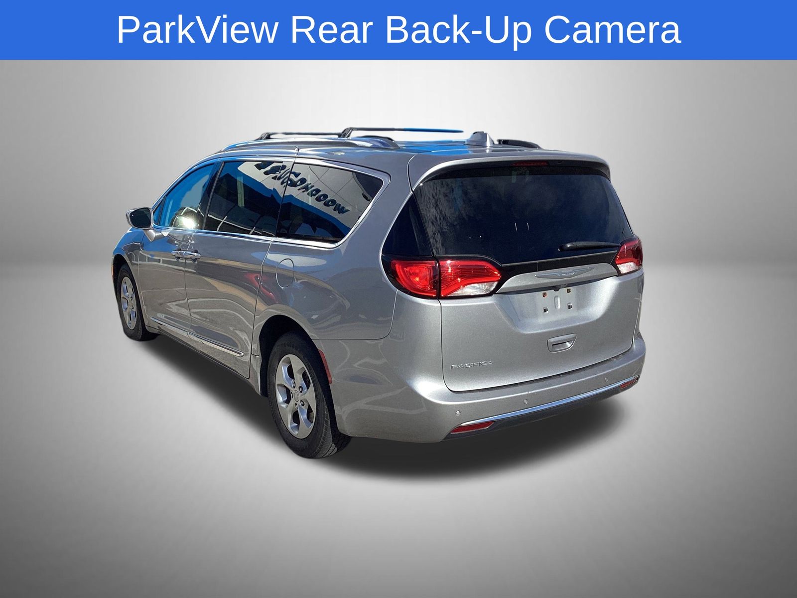 2017 Chrysler Pacifica Touring Plus photo 3