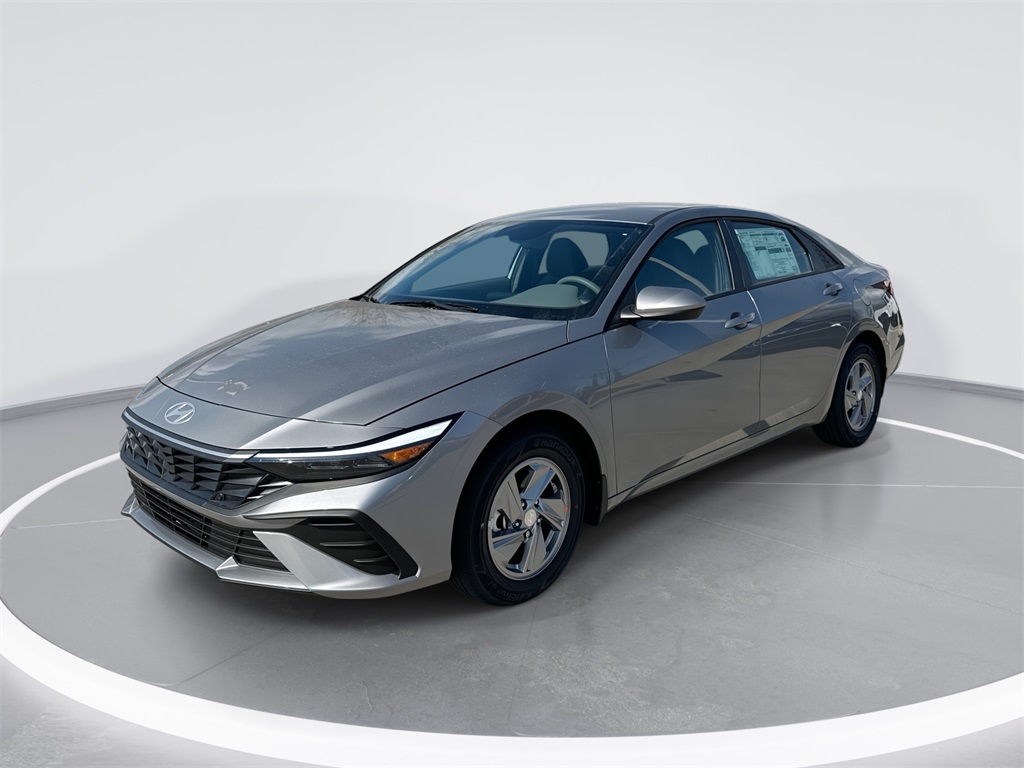 2026 Hyundai Elantra SE's photo