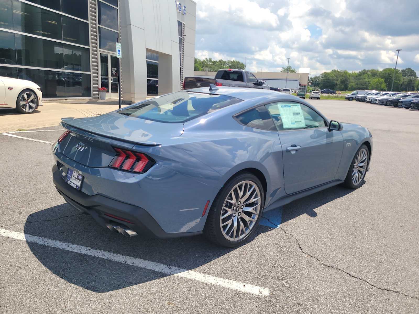 2025 Ford Mustang GT Premium photo 3