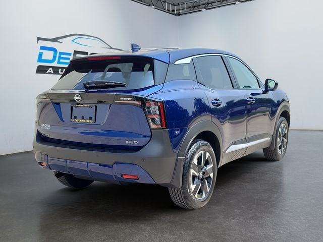 2025 Nissan Kicks SV photo 3