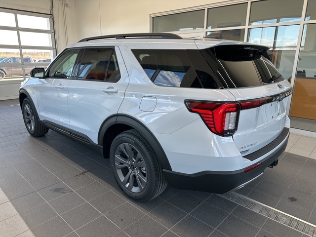 2026 Ford Explorer photo 3