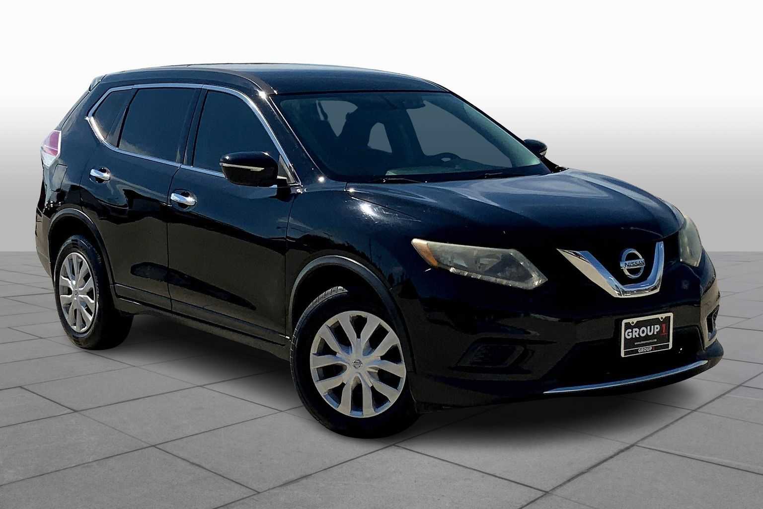 2014 Nissan Rogue S photo 2