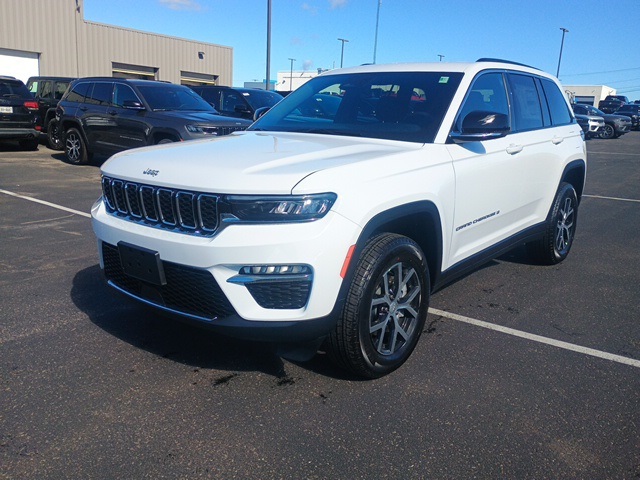 2025 Jeep Grand Cherokee Limited photo 2