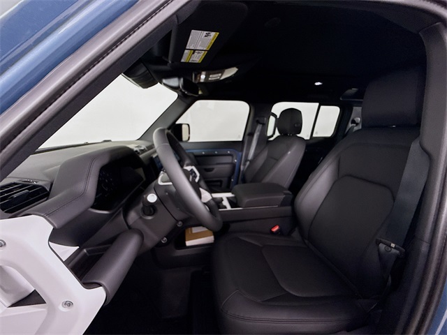 2025 Land Rover Defender 110 S photo 10