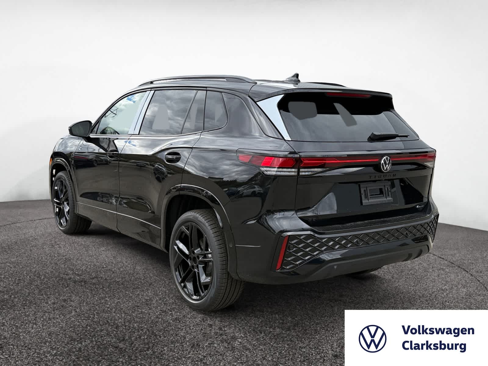 2026 Volkswagen Tiguan SE R-Line Black photo 3