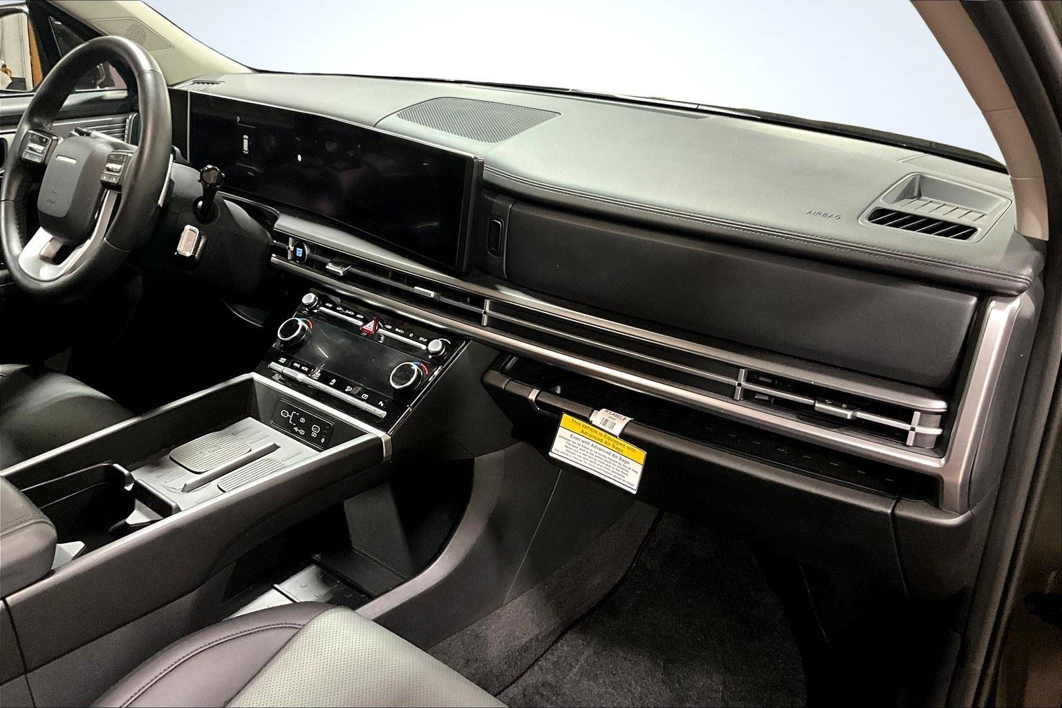 2025 Hyundai Santa Fe SEL photo 16