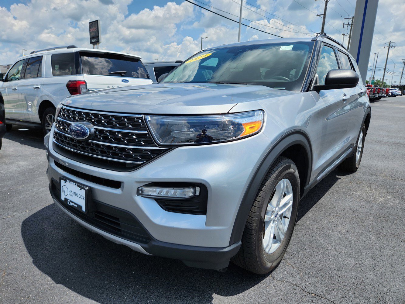 2024 Ford Explorer XLT photo 3