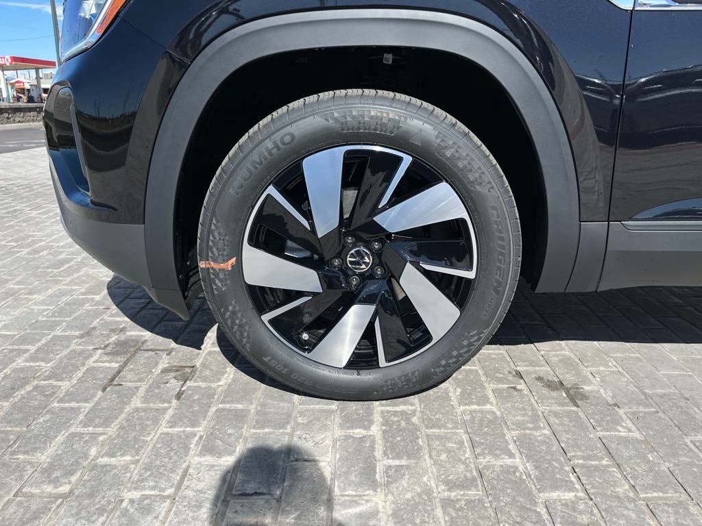 2025 Volkswagen Atlas Cross Sport SE Technology photo 25