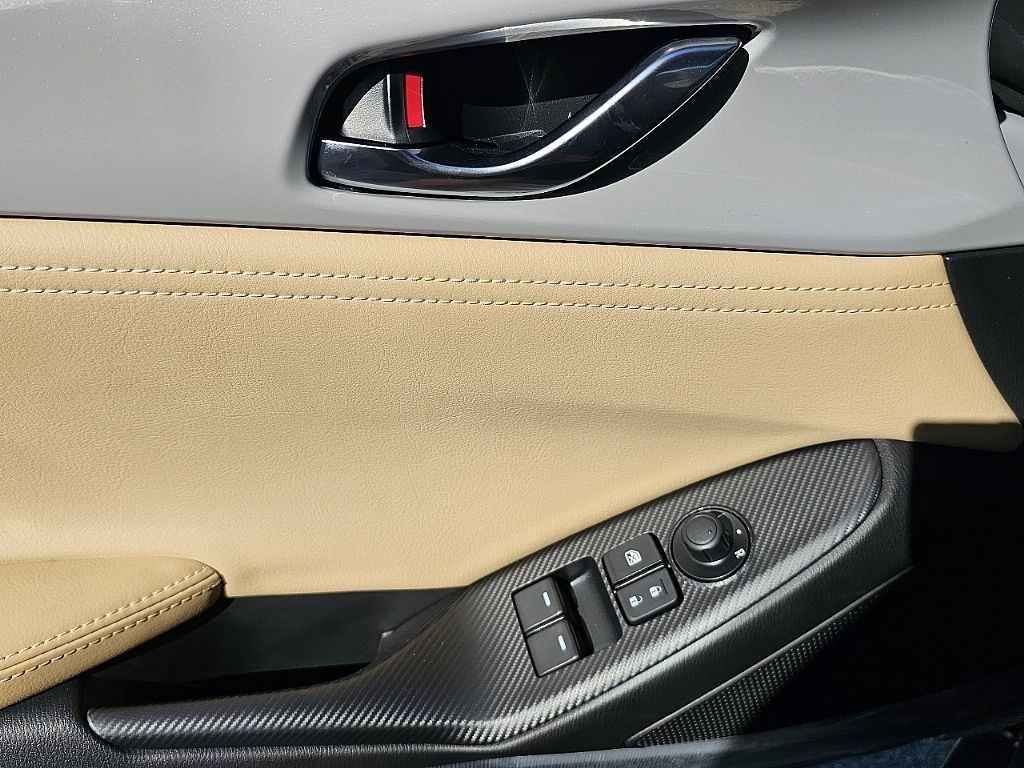 2025 Mazda MX-5 Miata Miata RF Grand Touring photo 18