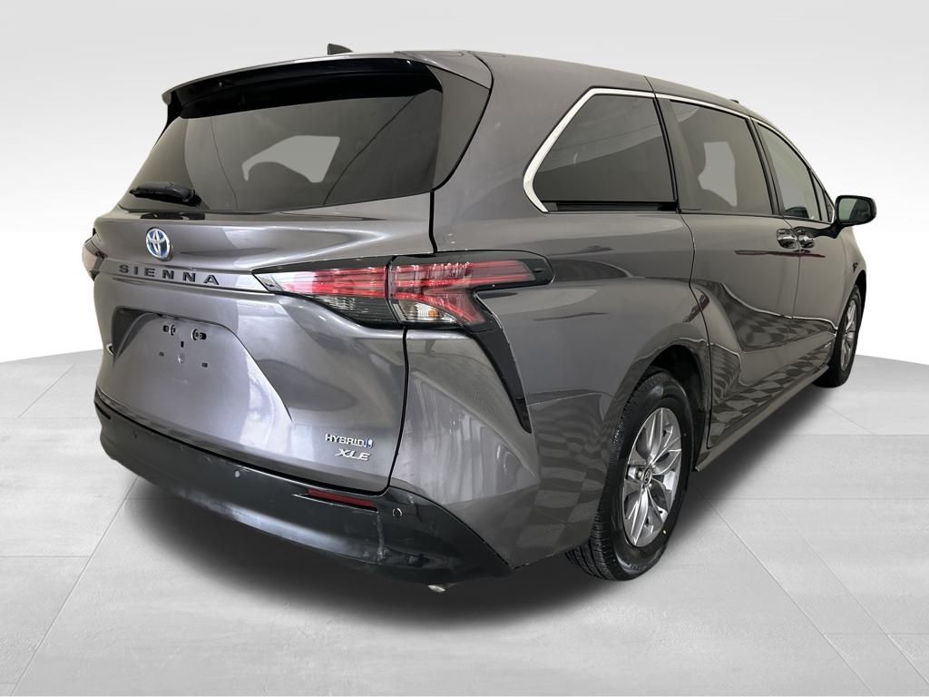 2021 Toyota Sienna XLE photo 16