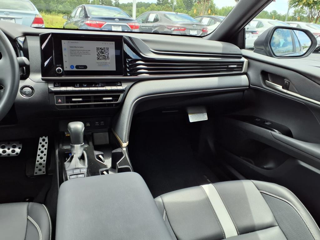 2025 Toyota Camry SE photo 14