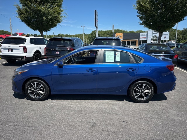 2023 Kia Forte LXS photo 4