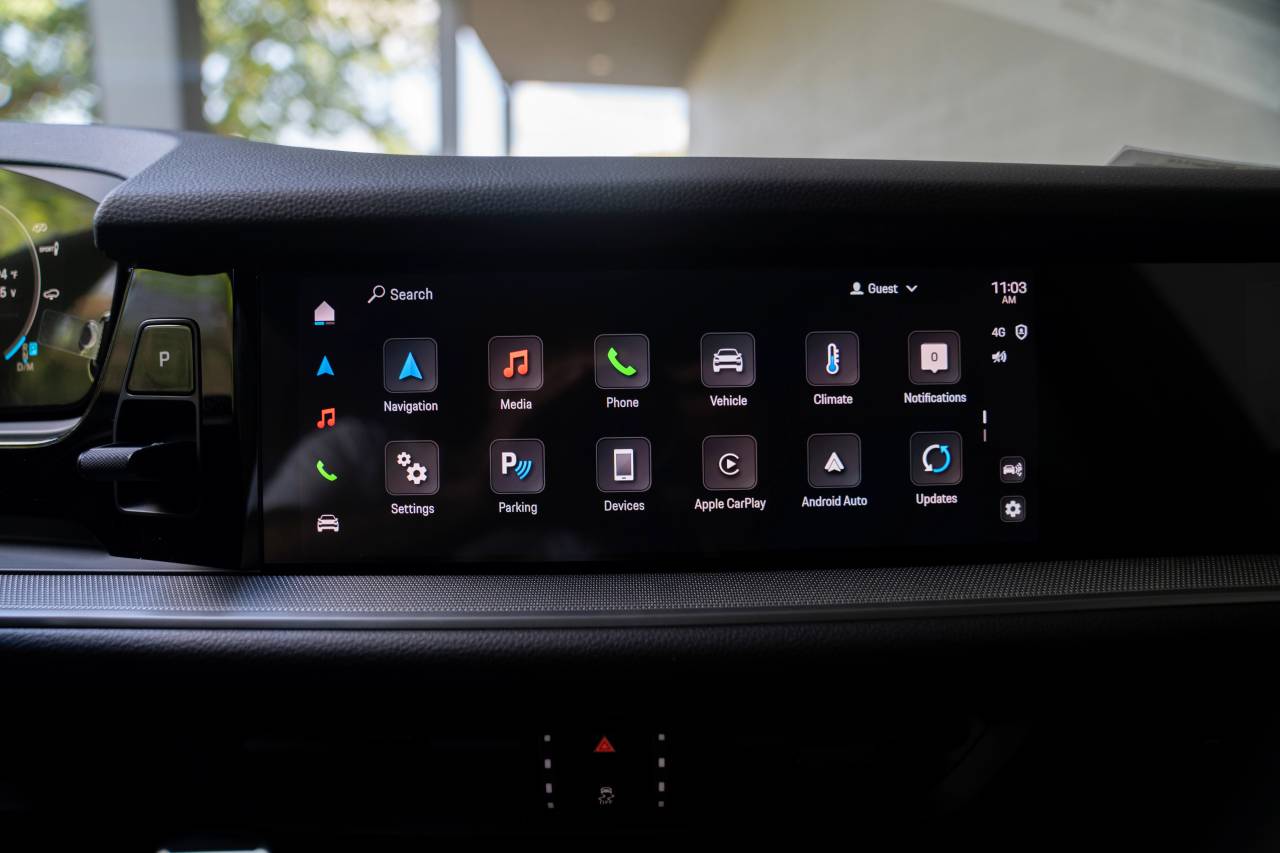 2025 Porsche Cayenne S photo 18