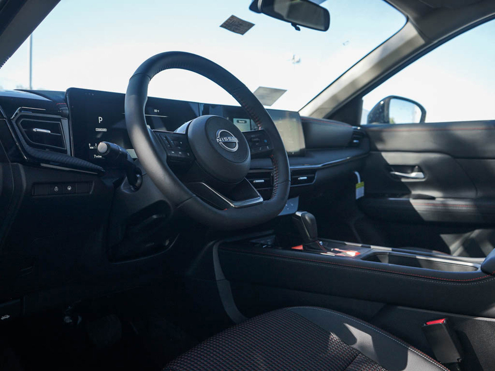 2025 Nissan Kicks SR photo 15